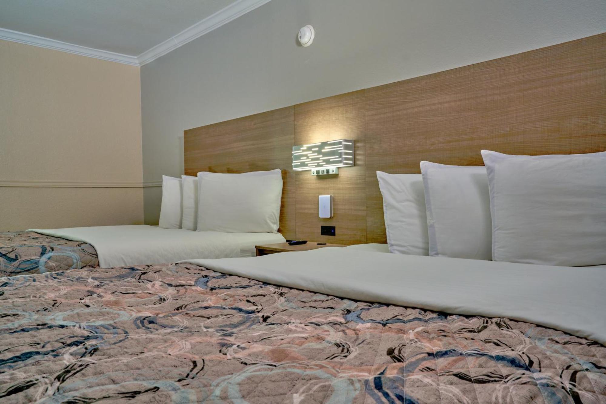 Family Garden Inn & Suites Λαρέντο Εξωτερικό φωτογραφία