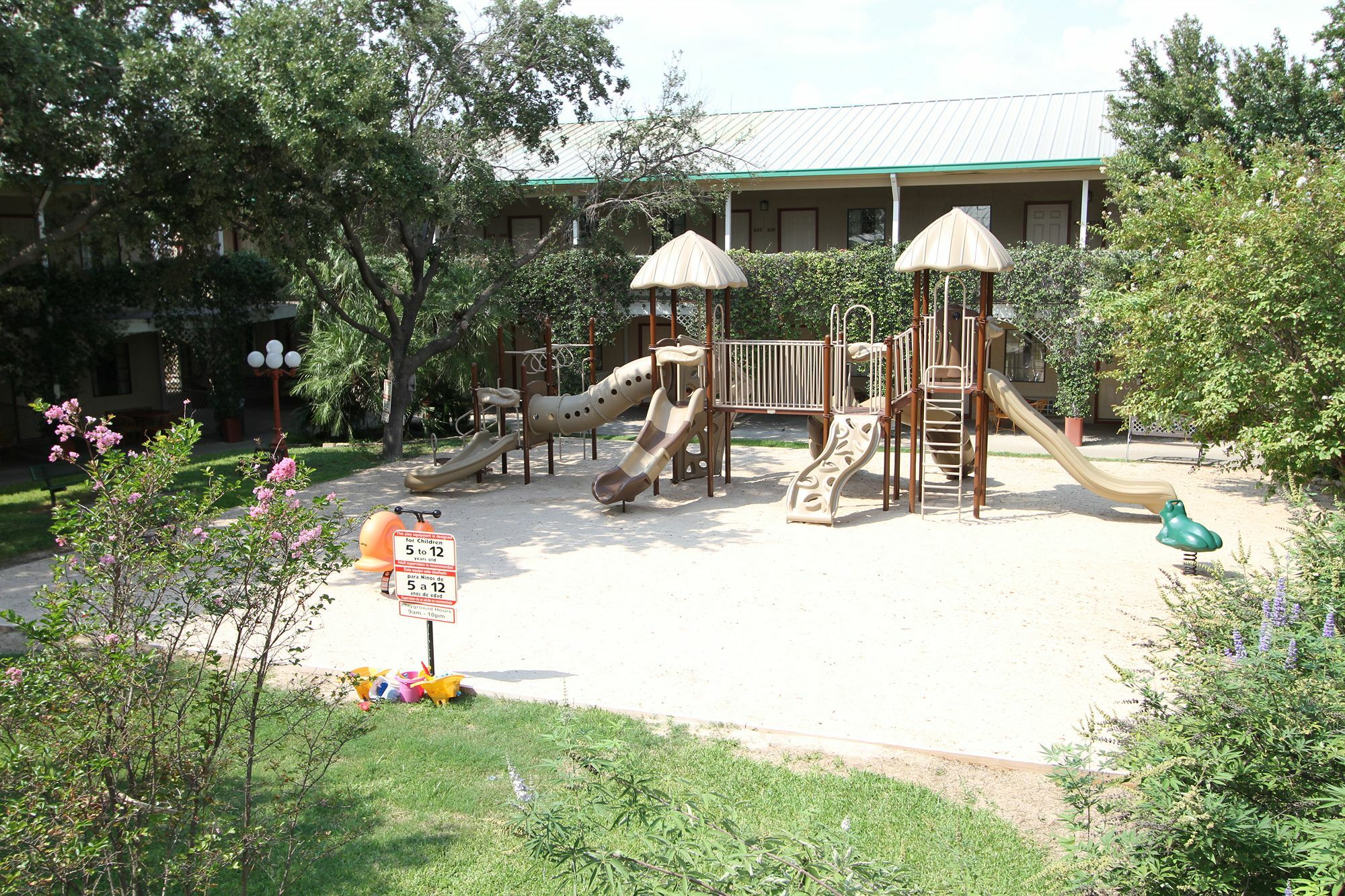 Family Garden Inn & Suites Λαρέντο Εξωτερικό φωτογραφία